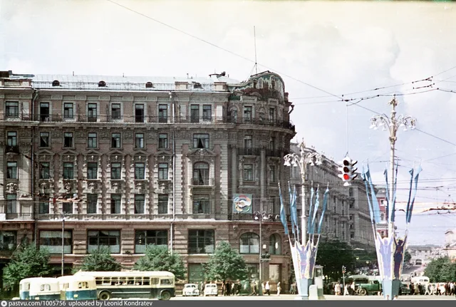 Москва в дни фестиваля. Гостиница "Националь"