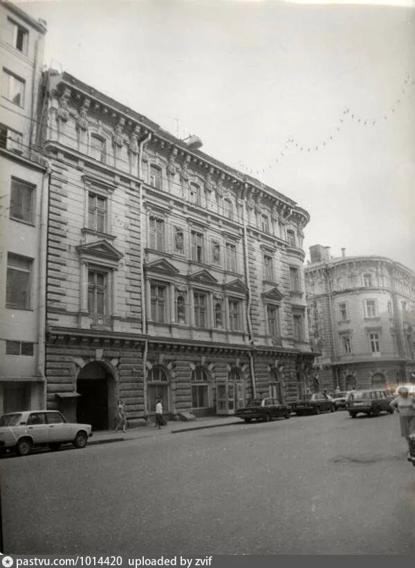 Улица Петровка, дом 20