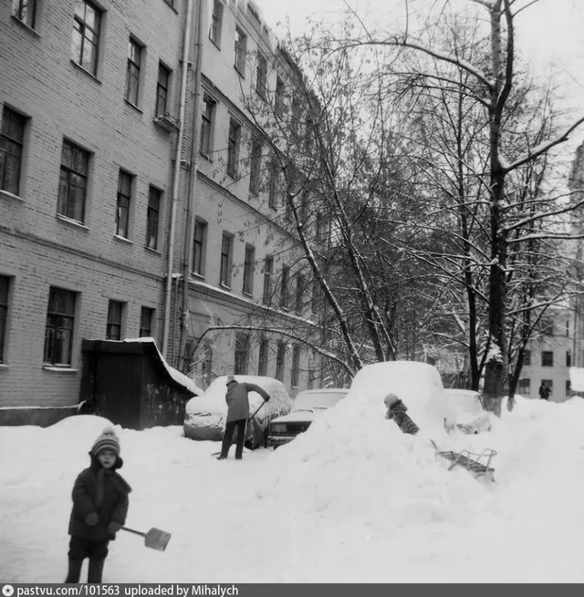 Большой Головин переулок, 12 (двор)