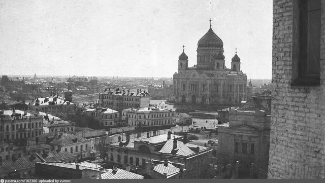 Вид на Храм Христа Спасителя