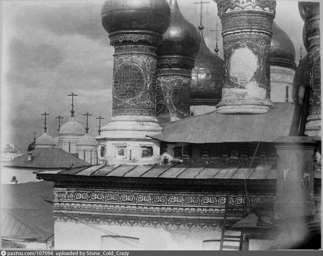 Кремль. Купола церкви Воскресения Словущего