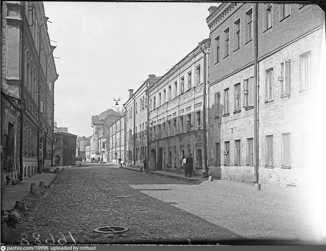 Мокринский переулок. Вид от церкви Зачатия Анны