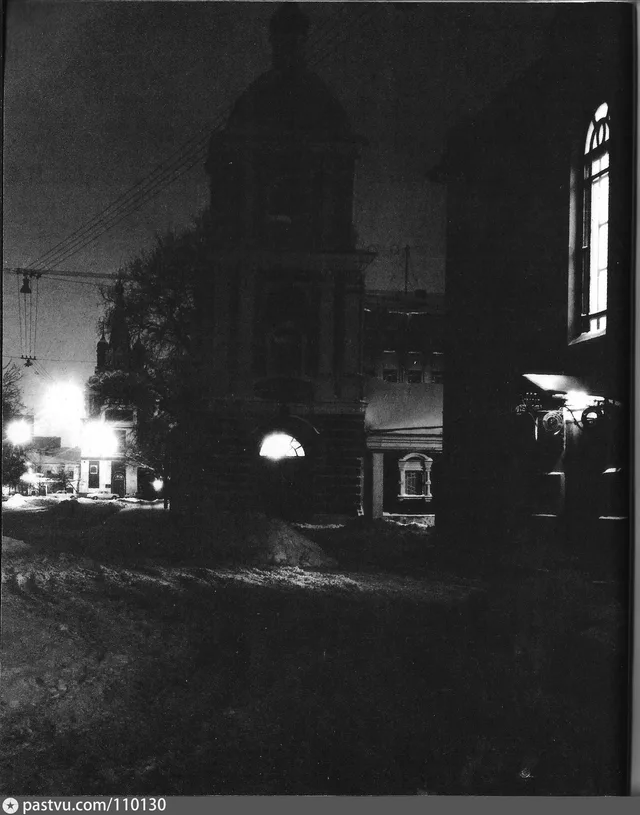 Таганка. Церковь Успения в Гончарах. Ночь