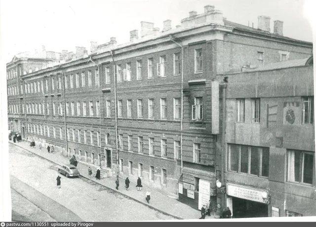 Переулок Садовских