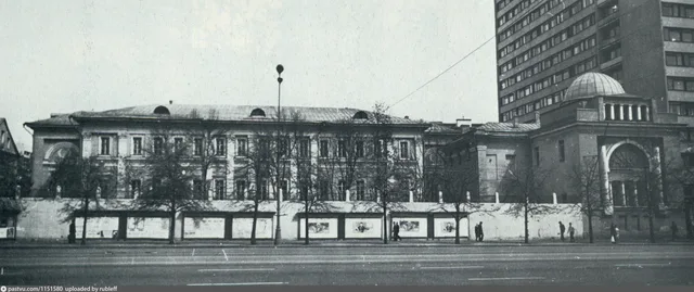 Спасские казармы и церковь живоначальной Троицы в Спасских казармах "при Ростовском полку"