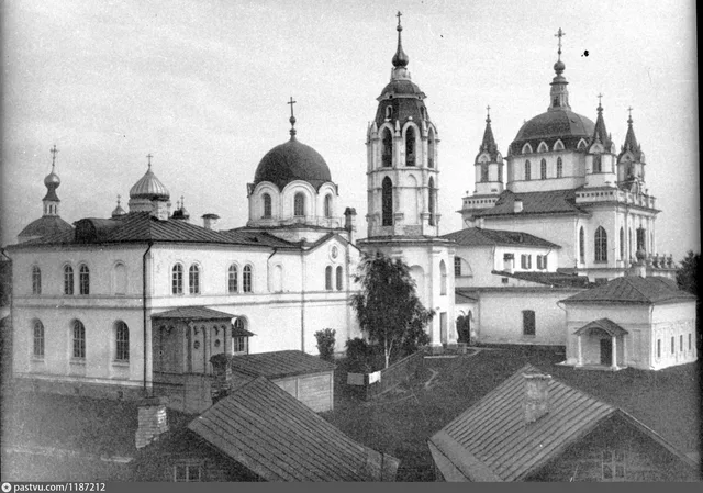 2-й Зачатьевский переулок, 2. Зачатьевский монастырь