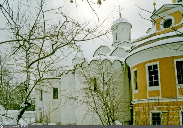 Улица Маркса и Энгельса. Церковь Антипия на Колымажном дворе