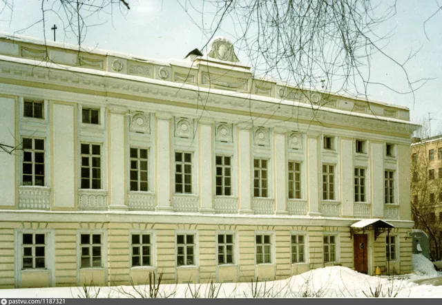 Улица Чайковского, 11А, стр. 1. Дом Оболенских
