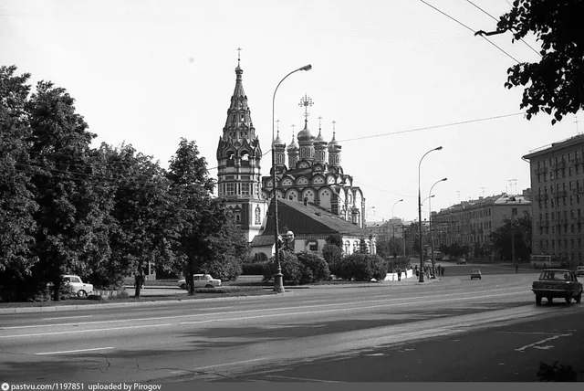 Комсомольский проспект. Церковь Николы в Хамовниках