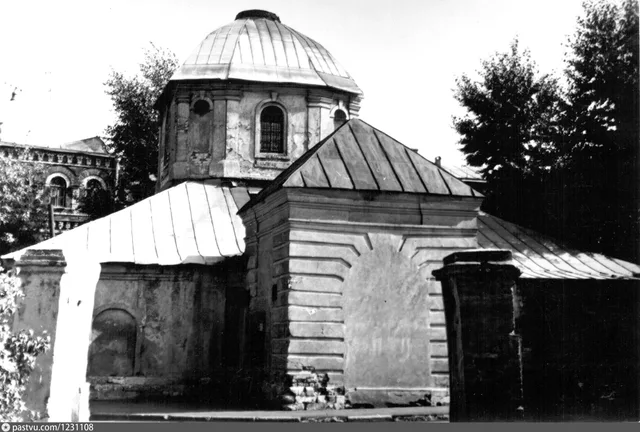 Церковь Преподобного Сергия в Крапивниках