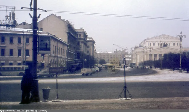 Площадь Свердлова. Кинотеатр «Стереокино», Центральный детский театр (фрагмент), Большой театр