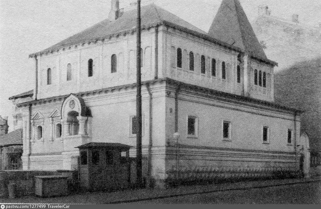 Улица Варварка. Палаты бояр Романовых