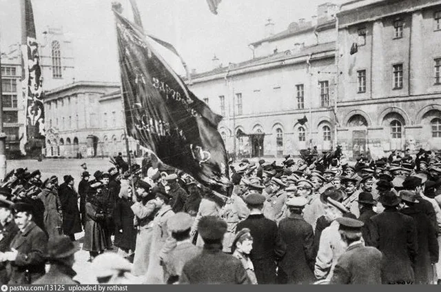 Митинг на Театральной площади