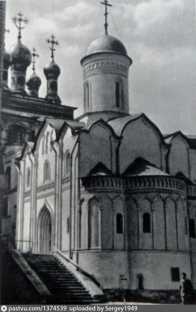 Храм Ризоположения