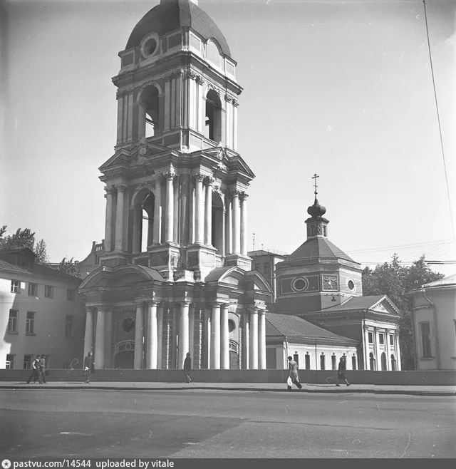 Церковь Троицы в Серебряниках