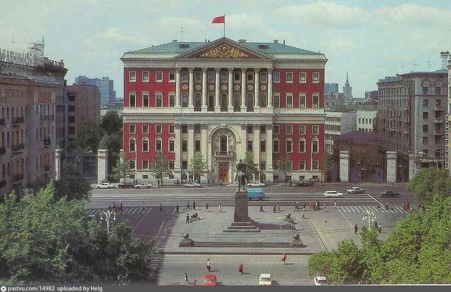 Здание Моссовета