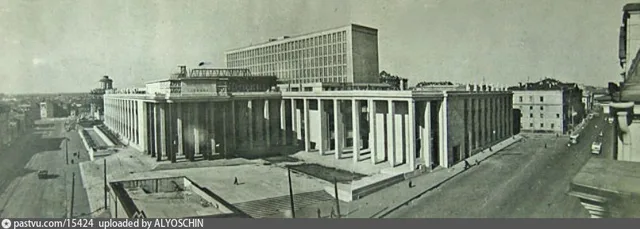Станция метро «Улица Коминтерна» и Библиотека имени В. И. Ленина