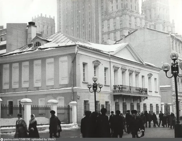 Улица Арбат, д. 53. Музей–квартира А. С. Пушкина