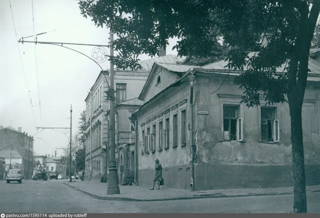 Угол Воронцовской улицы и переулка Маяковского