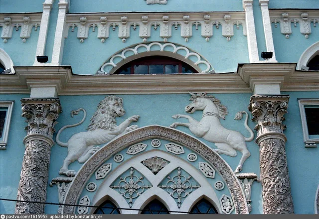 Московский печатный двор (лепнина фасада)