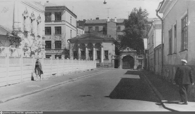 Спасопесковский переулок
