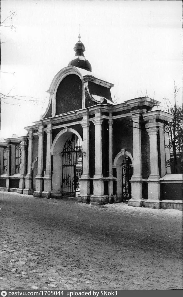 Церковь Иоанна Воина. Ограда