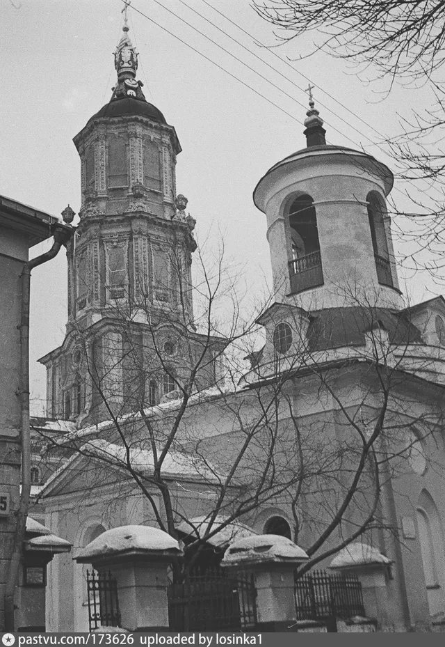 Храм Феодора Стратилата и храм Архангела Гавриила ( Меншикова башня )