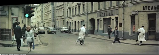 На пересечении Малой Бронной и Спиридоньевского переулка