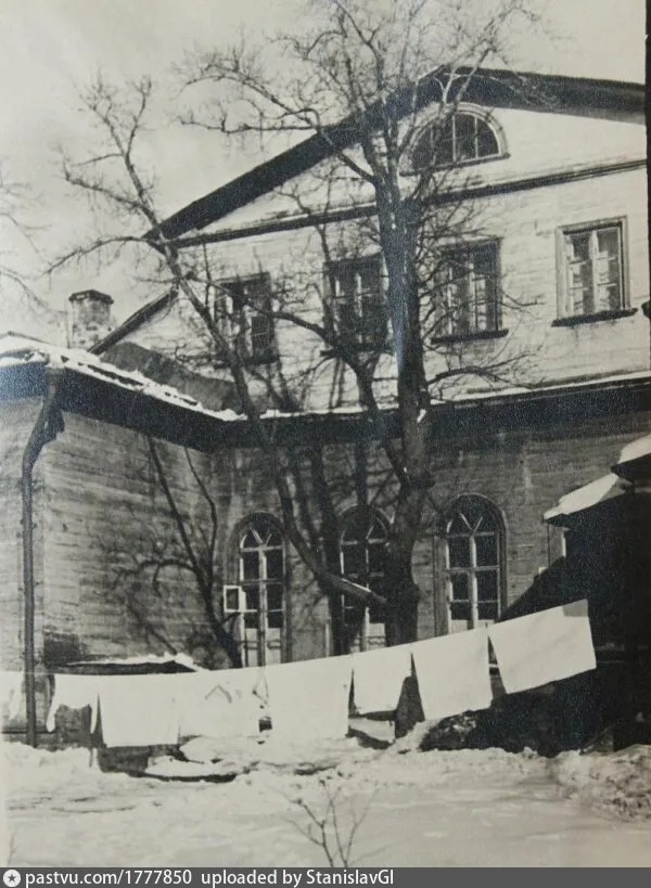 Улица Веснина, дом 9