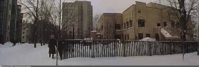 Между Малой Бронной и ул. Алексея Толстого