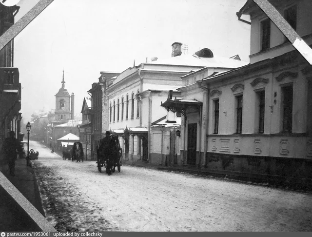 Большой Афанасьевский переулок. Дома №№ 12, 14 и церковь Святителей Афанасия и Кирилла