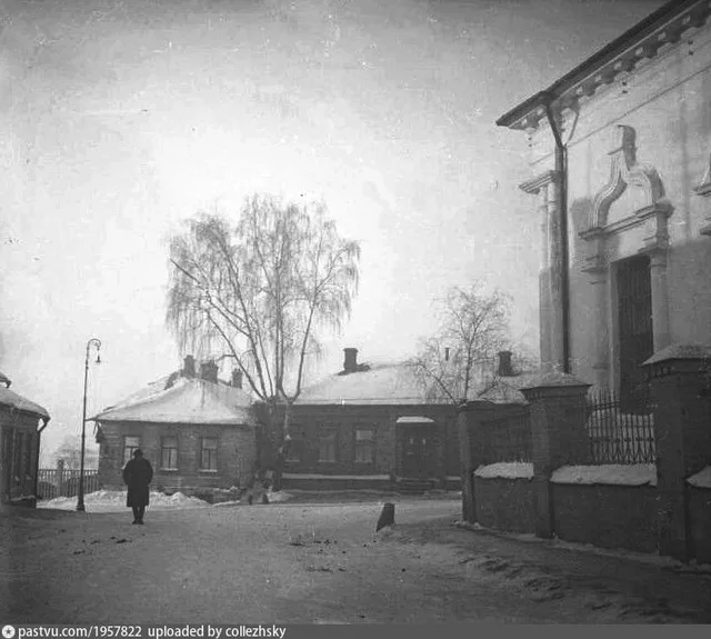 Угол 6-го и 7-го Ростовских переулков. Фрагмент церкви Благовещения Пресвятой Богородицы на Бережках