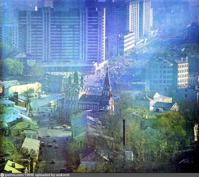Таганка. Вид с высотки на Котельнической набережной