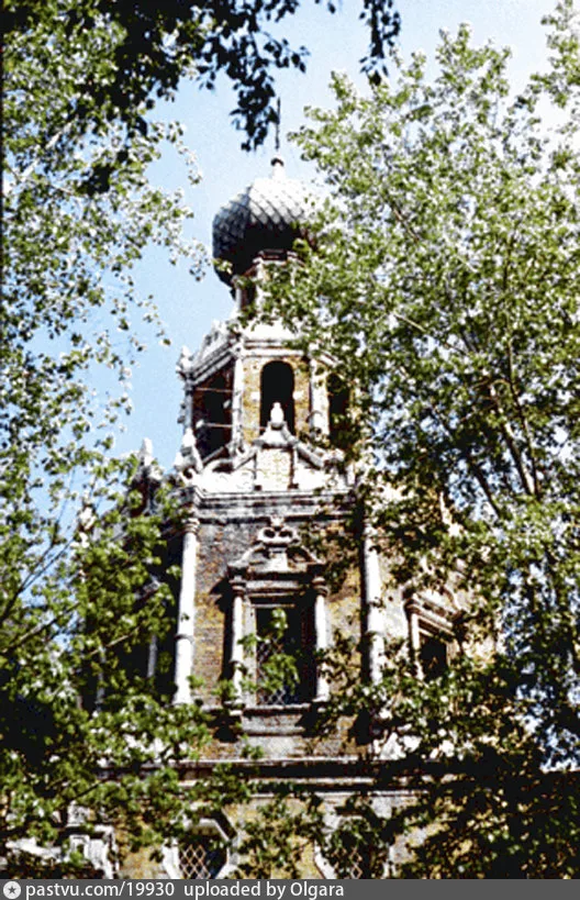 Церковь Знамения на Романовом (так же Разумовском, Шереметевом) дворе