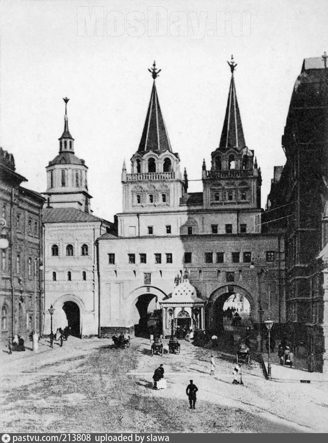 Воскресенские (Иверские) ворота