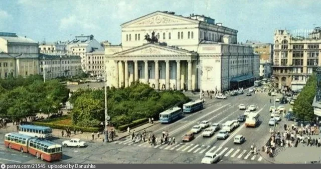 Площадь перед Большим театром