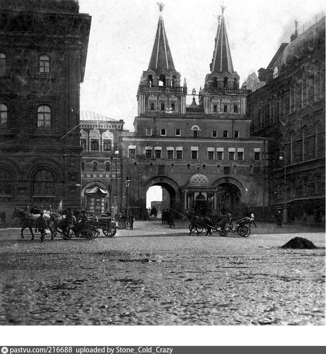 Воскресенская площадь