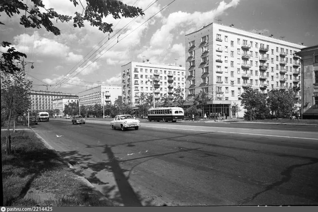 Комсомольский проспект