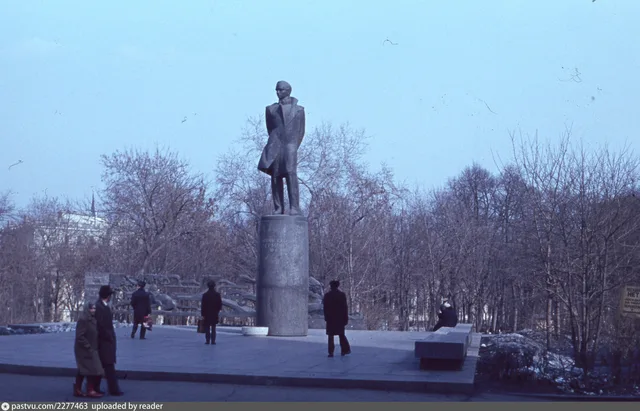 Памятник М.Ю. Лермонтову