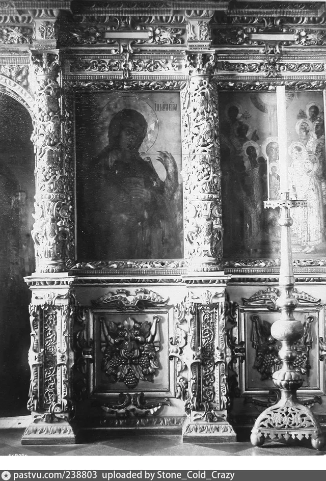 Вид части иконостаса в церкви Воскресения Словущего в Кремле