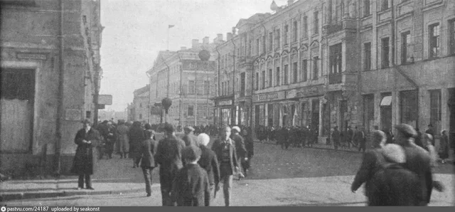 Тверская (или уже ул. Горького) у Моссовета