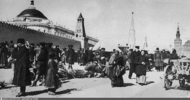 Вербные гуляния на Красной площади