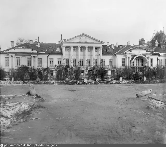 Поварская улица, дом 68. Усадьба Долгоруких - Боде-Колычевых - Соллогуб