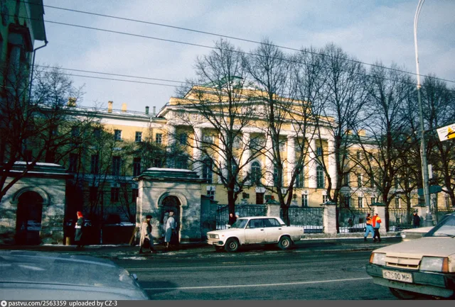 Старое здание Московского университета