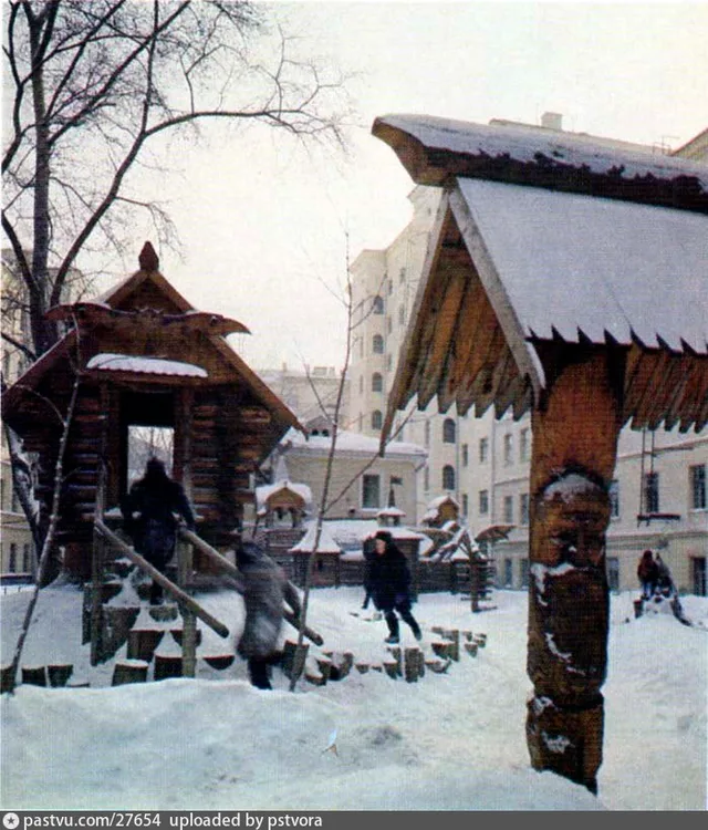 Двор на Чистопрудном бульваре