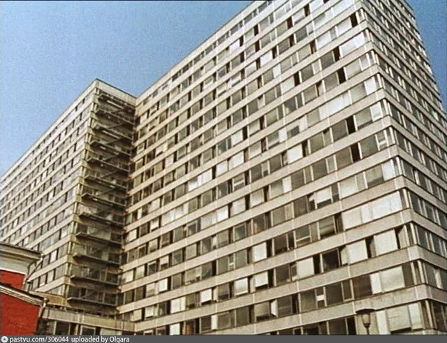 Над княжескими палатами Троекуровых
