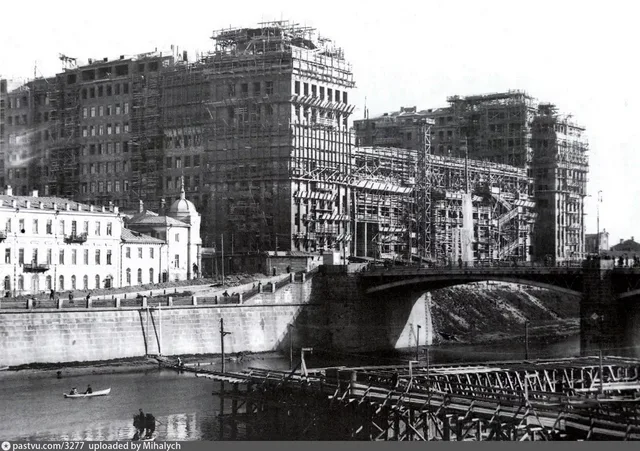 Строительство «Дома на набережной»