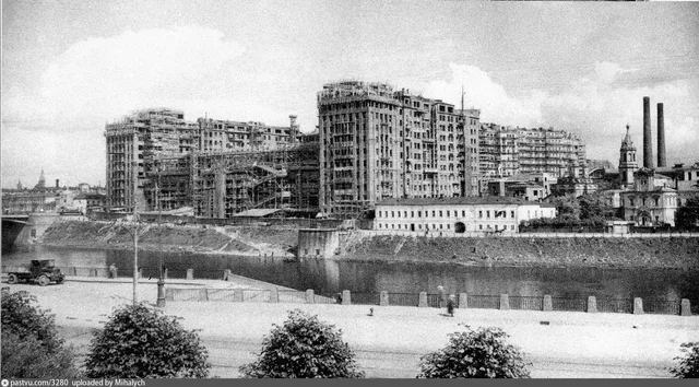 Строительство «Дома на набережной»