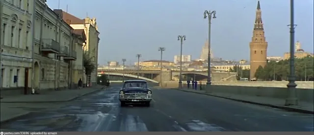 На Софийской набережной
