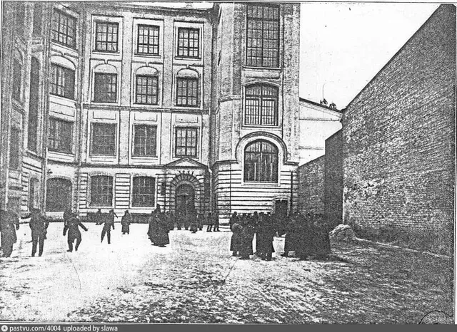 Староконюшенный переулок. Школа № 59